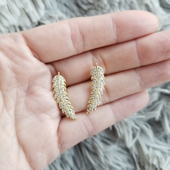 💎NEW💎 FEATHER EAR CLIMBER - Picture 5 of 8